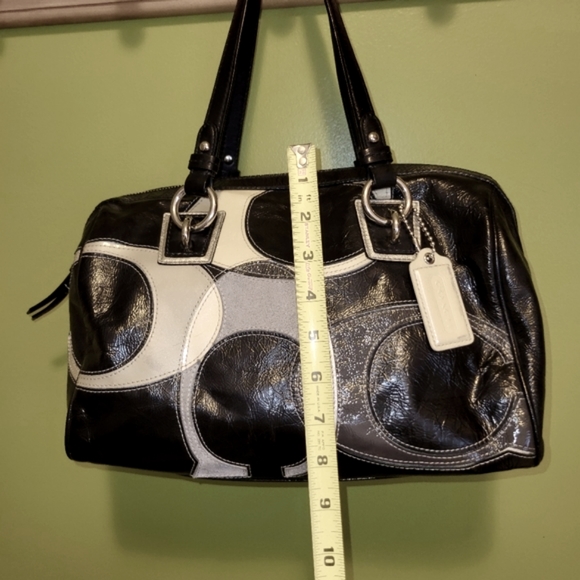 Vintage Coach Leather Handbag and Wrislet - Picture 3 of 16